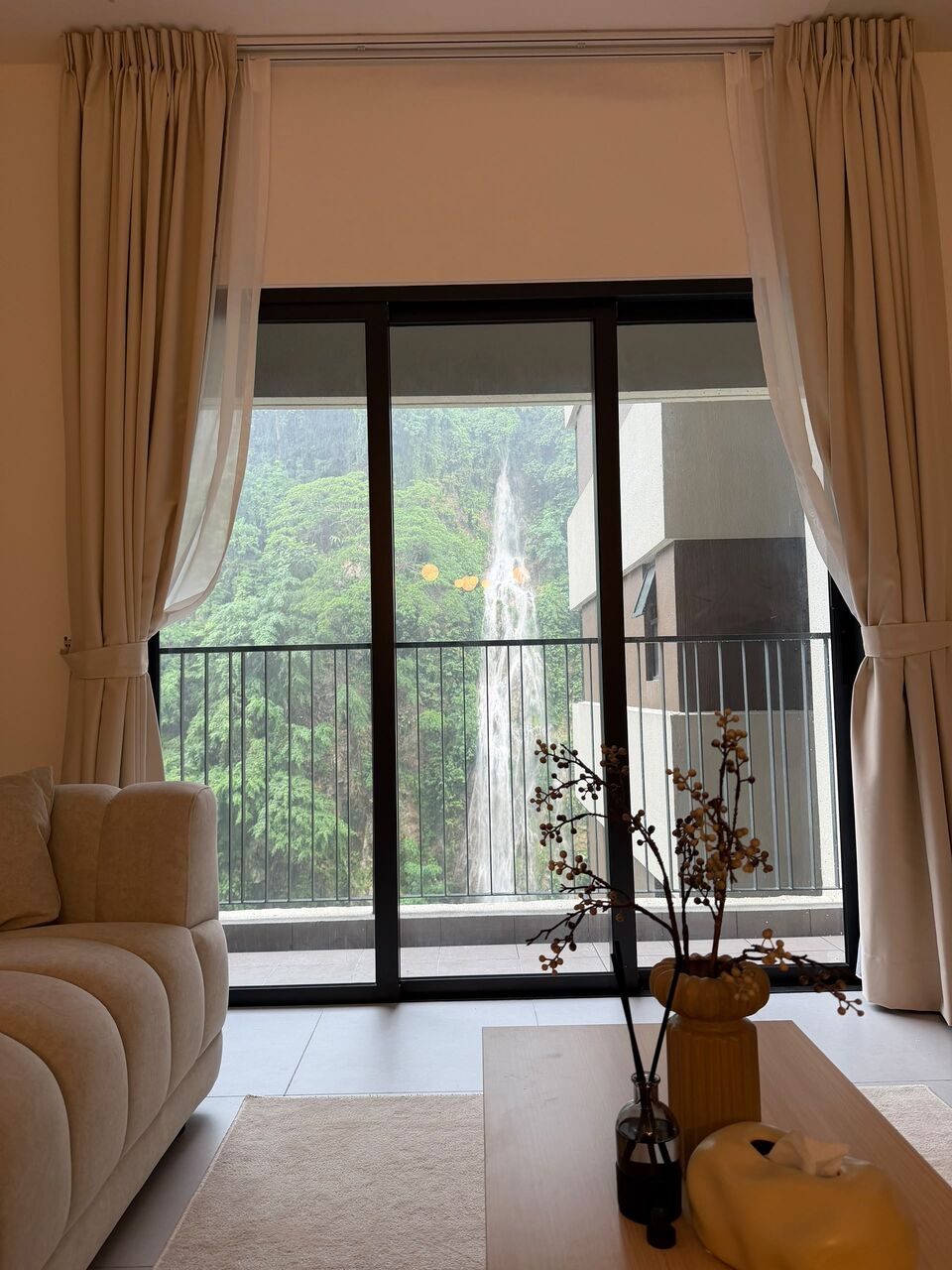Taman TUN Dr Ismail (Ttdi), Apartments, Flats, Houses & Villas, MYR 3500/month,  Furnished,  3 BR,  956 Sq. Feet,  Scenic Hillside Condo With Waterfall