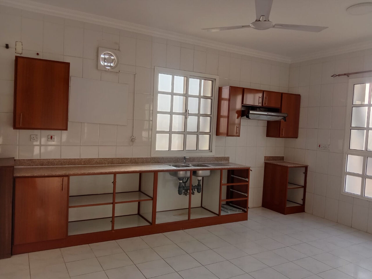 Sanabis, Apartments, Flats, Houses & Villas, BHD 200/year,  2 BR,  RENT