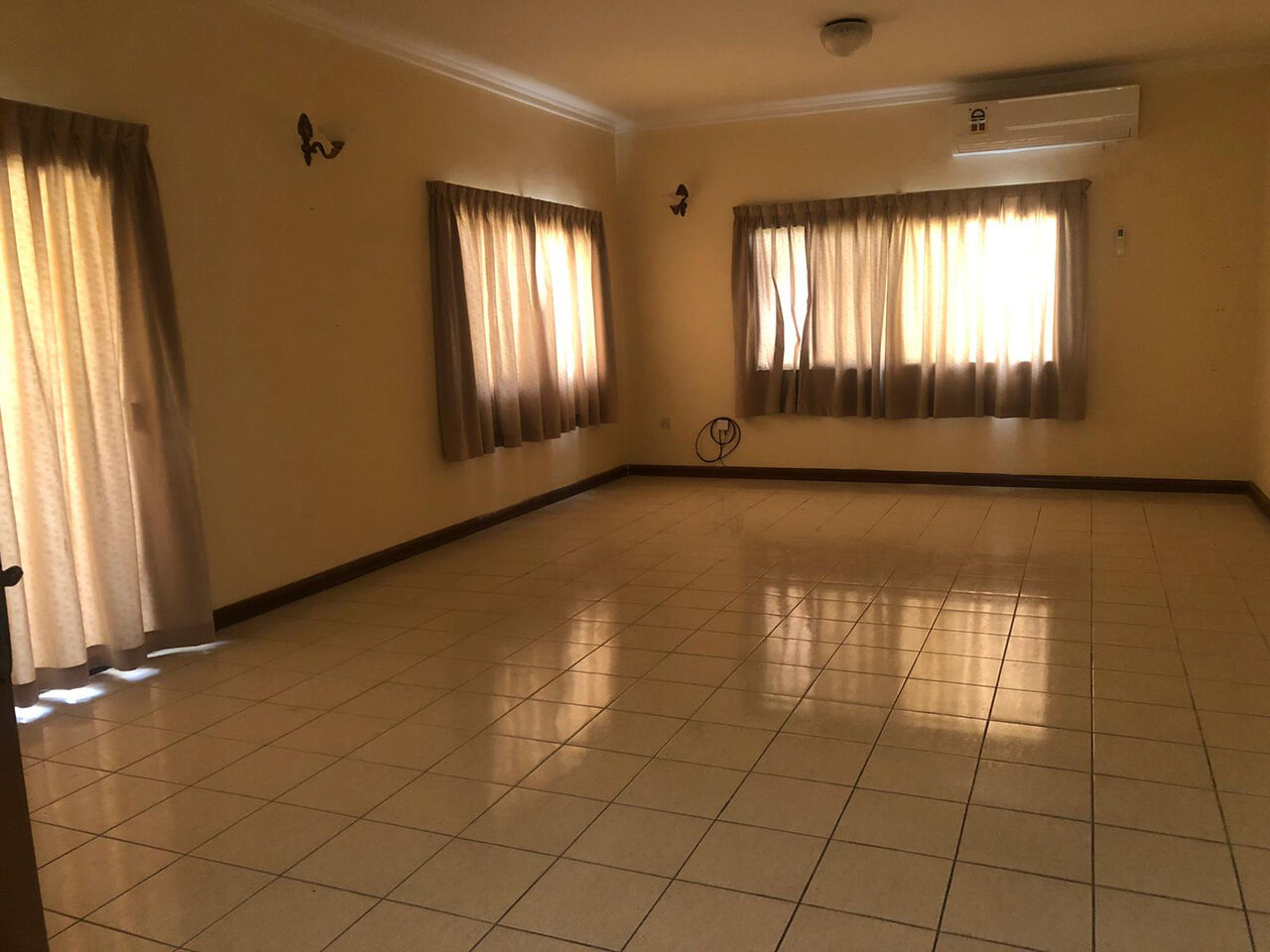 Saar, Apartments, Flats, Houses & Villas, BHD 650/year,  4 BR,  Rent