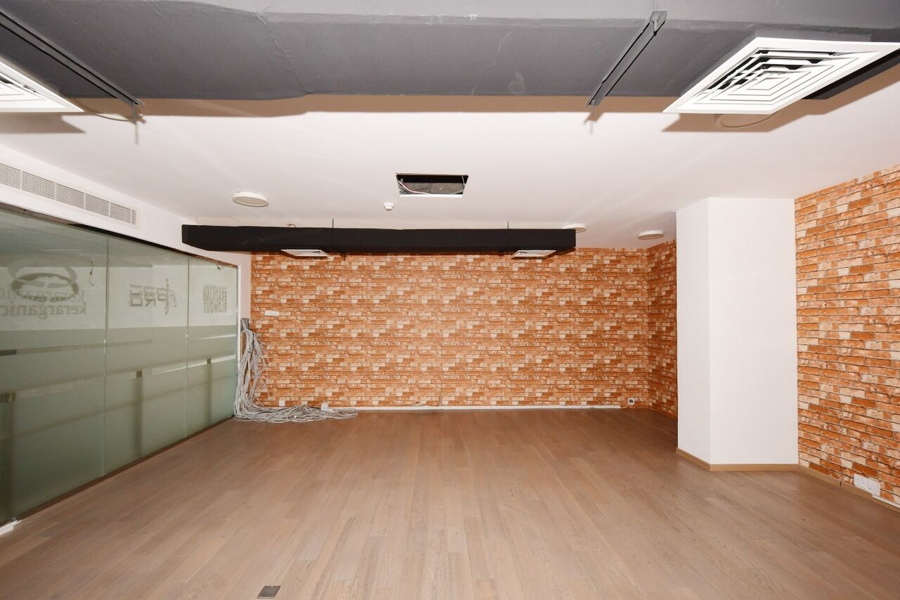 Sanabis, Shops, BHD 1700,  365 Sq. Meter,  Prime Commercial Showroom For Rent In Sanabis / Seef District!
