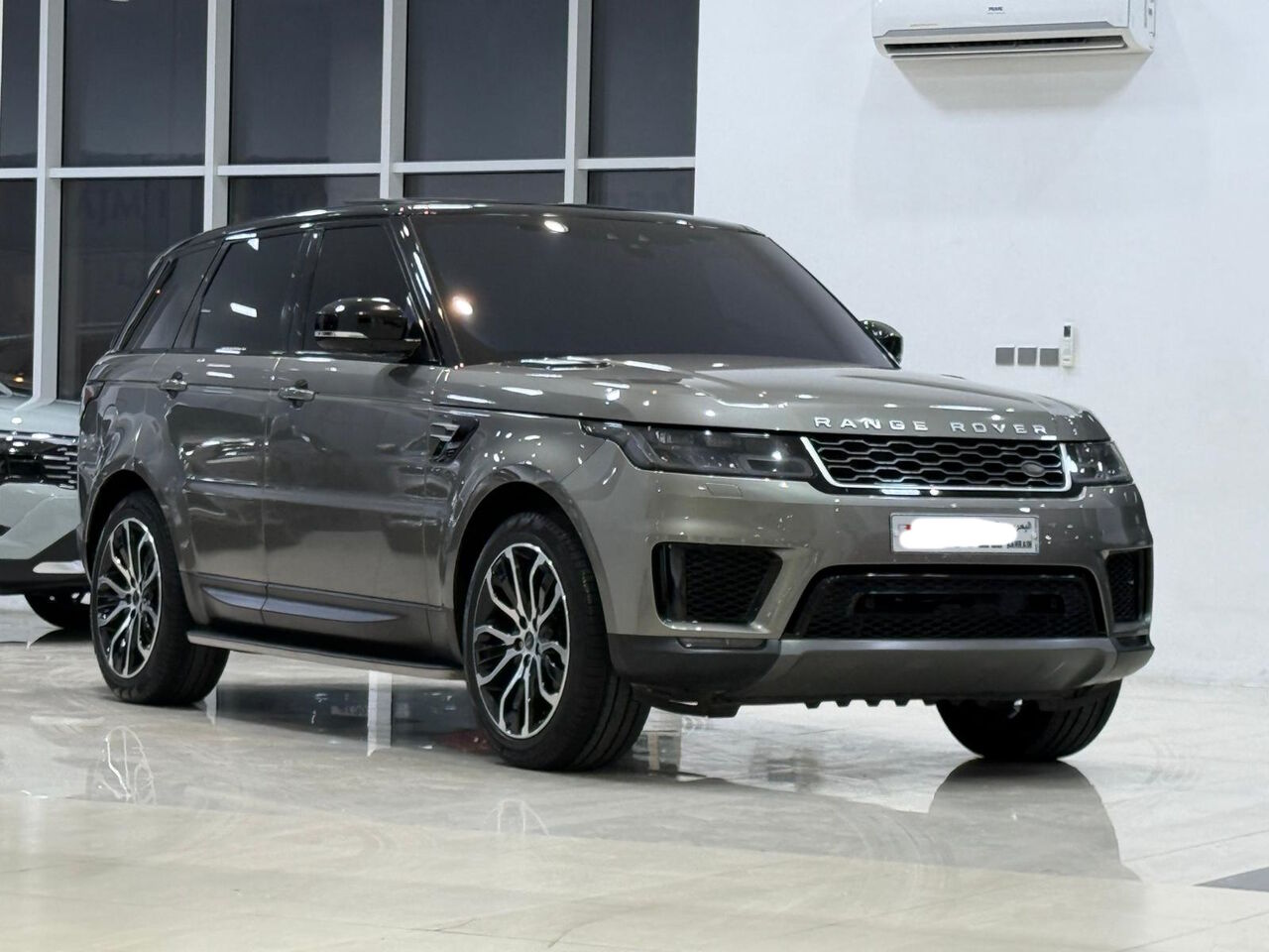 Manama, Vehicles, Cars & Trucks , BHD 14900,  Range Rover Sport SE,  2021,  Automatic,  135750 KM,    (Grey)