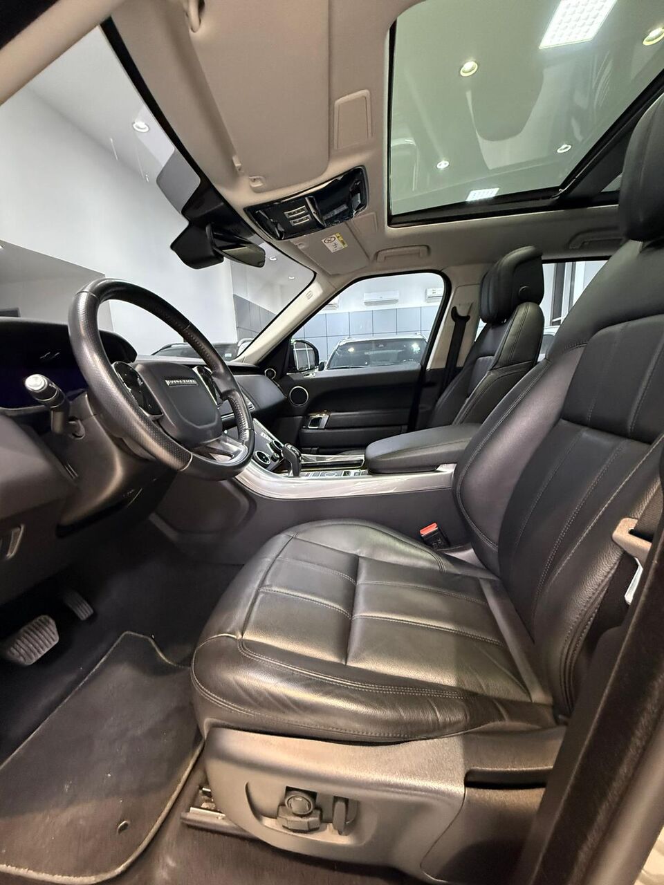 Manama, Vehicles, Cars & Trucks , BHD 14900,  Range Rover Sport SE,  2021,  Automatic,  135750 KM,    (Grey)