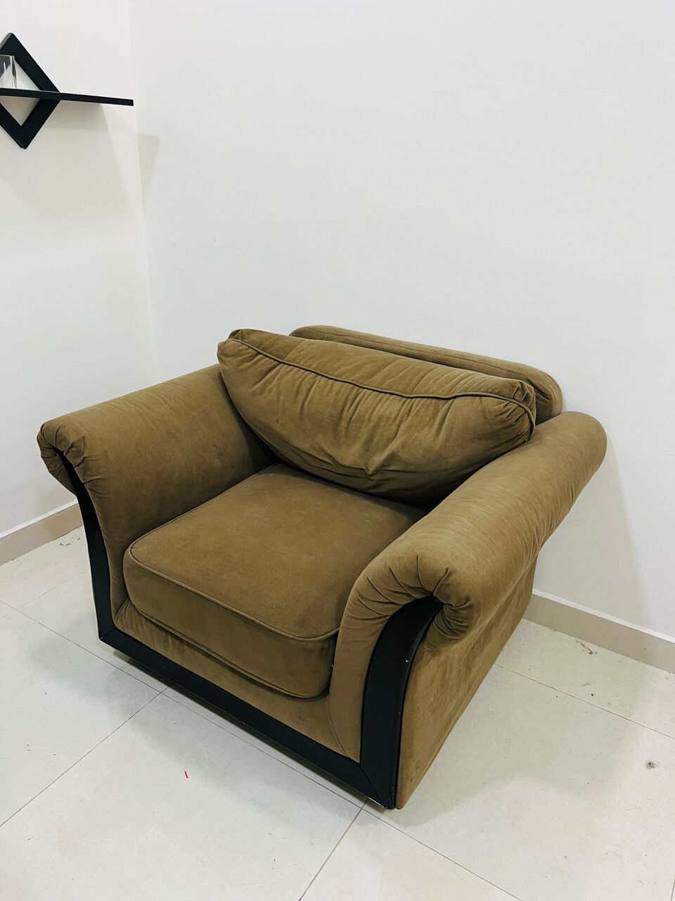 Manama, Furniture, BHD 7,  Single Sofa In Good Condition