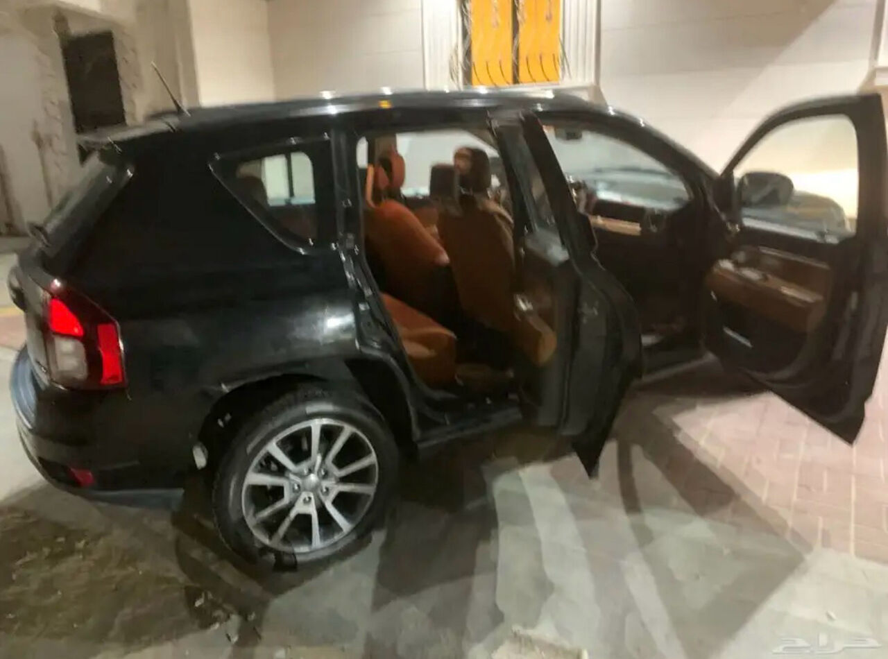 Khobar, Vehicles, Cars & Trucks , SAR 15000,  Jeep Compass,  2014,  Automatic,  281000 KM,    Fuel Option 4*4 Wheel