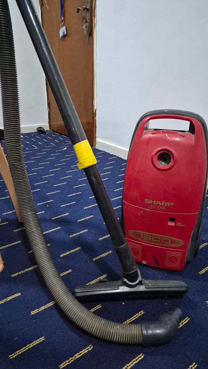 Jubail, Household Items, SAR 1600,  Selling Household Items: Bunk Bed,Vacuum Cleaner,Bed Lamp & Samsung TV 70