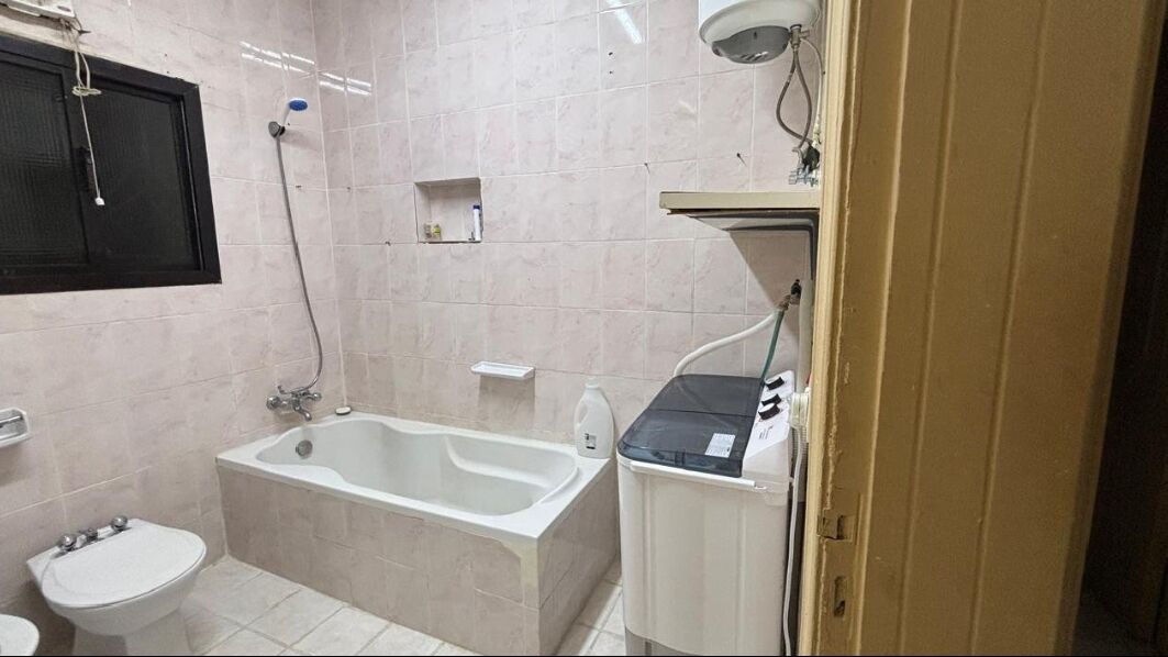 Jeddah, Apartments, Flats, Houses & Villas, SAR 1500/month,  3 BR,  Ground Floor House 3 Bed 2 Bath 1 Kitchen 1 Small Store In Al Nuzha, Jeddah