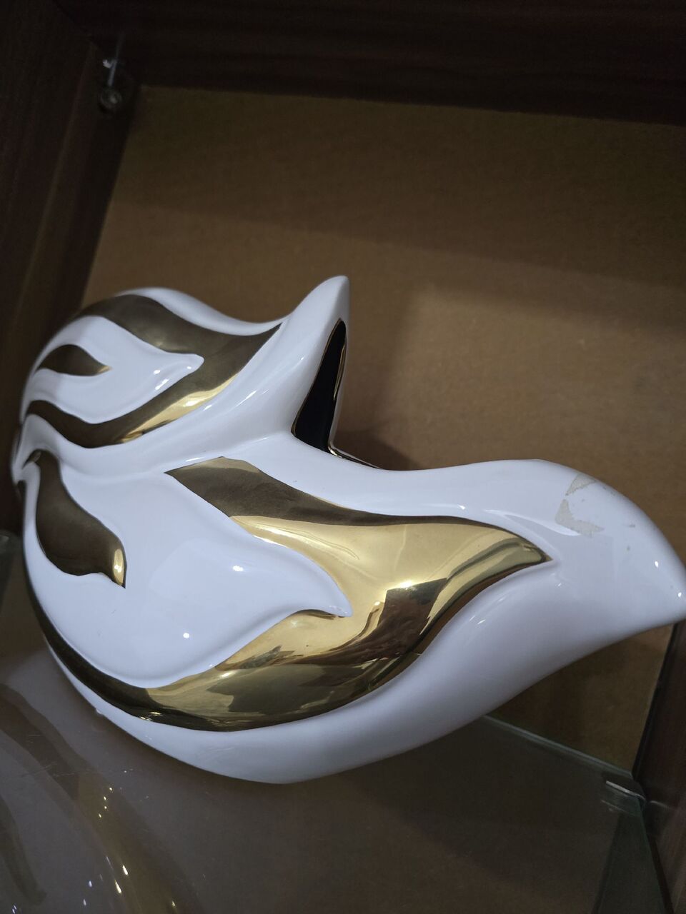 Al Aziziyah, Furniture, SAR 80,  3-Piece  White & Gold Ceramic Decor Set للبيع مستعجل بداعي السفر: طقم تحف د