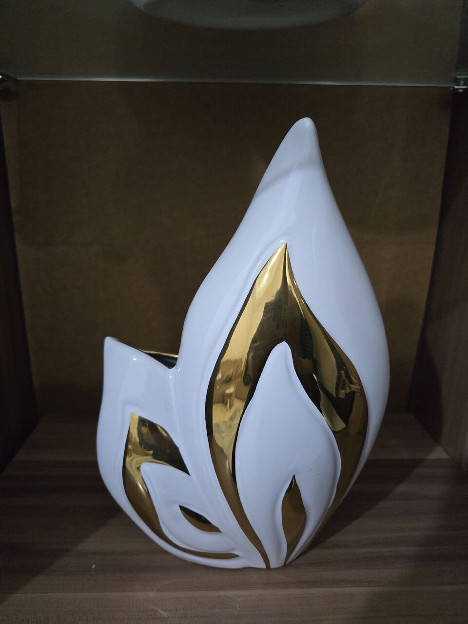 Al Aziziyah, Furniture, SAR 80,  3-Piece  White & Gold Ceramic Decor Set للبيع مستعجل بداعي السفر: طقم تحف د