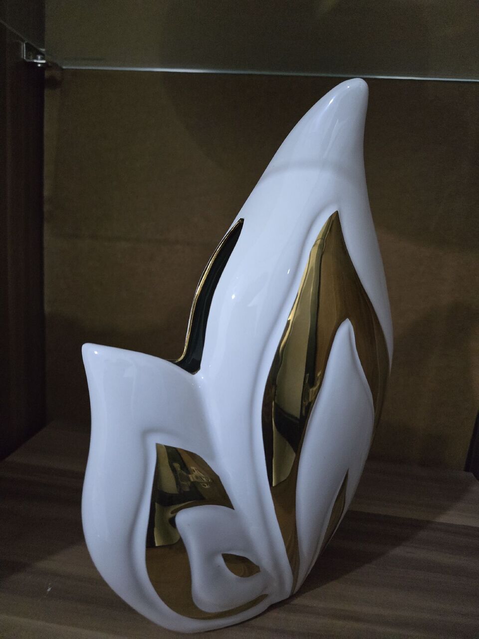Al Aziziyah, Furniture, SAR 80,  3-Piece  White & Gold Ceramic Decor Set للبيع مستعجل بداعي السفر: طقم تحف د