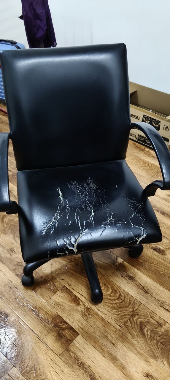 Dammam, Household Items, SAR 505050,  2 Pcs Plastic Chair And 1 Pc Rolling Chair And Computer Table