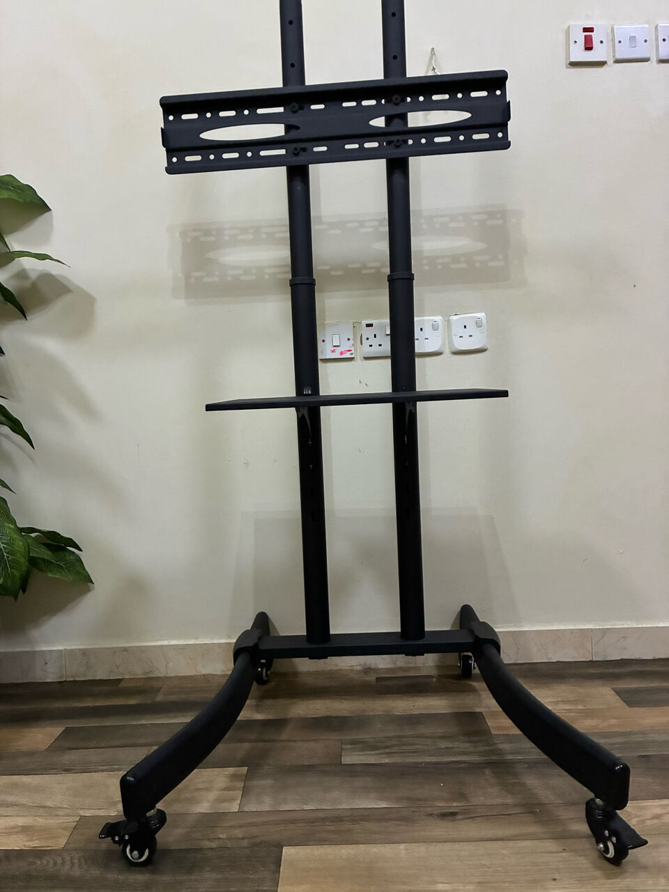 Riyadh, Appliances, SAR 190,  TV Stand