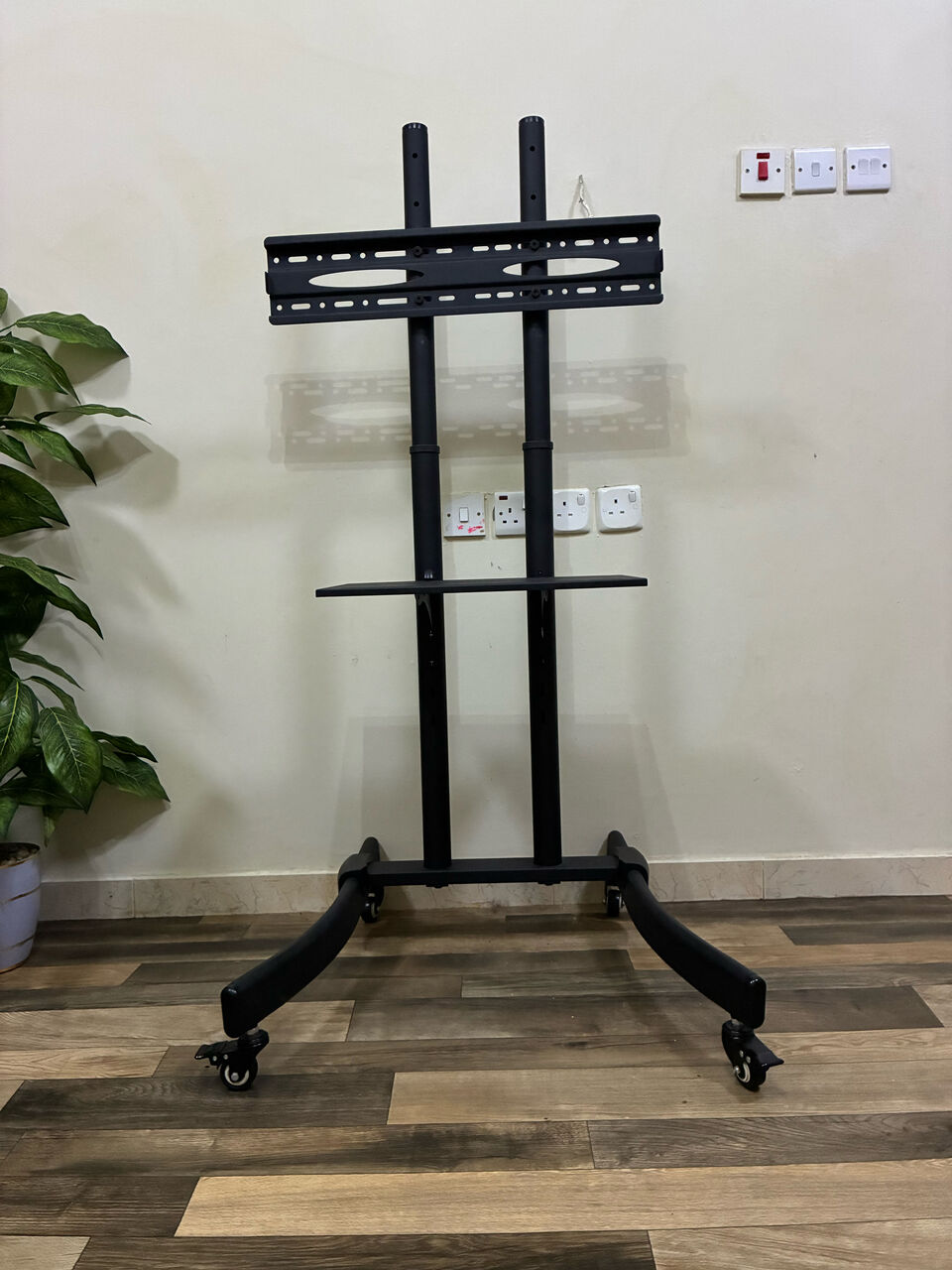 Riyadh, Appliances, SAR 190,  TV Stand