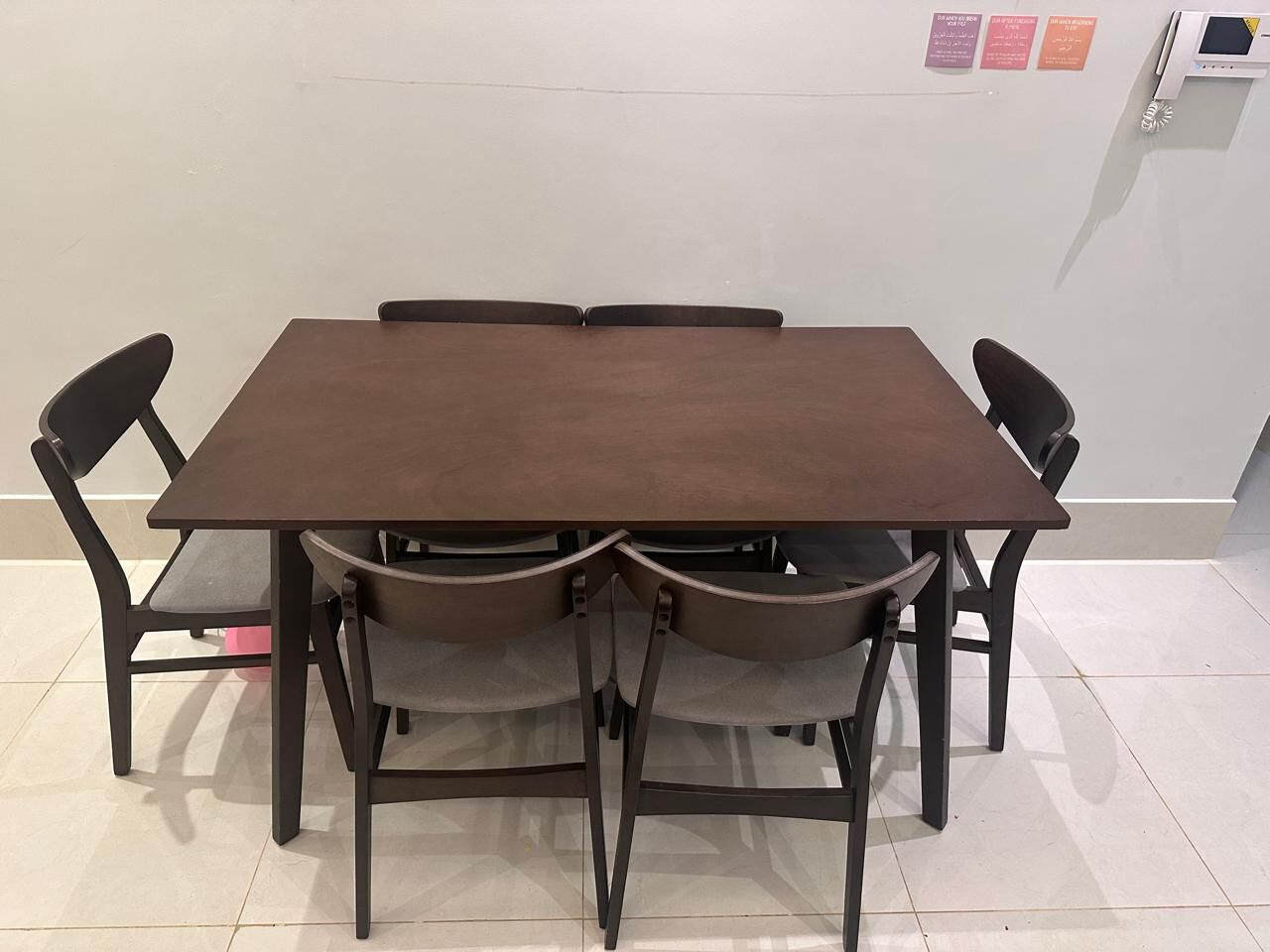 Riyadh, Furniture, SAR 750,  6 Seater Dining Table - Home Center Brand