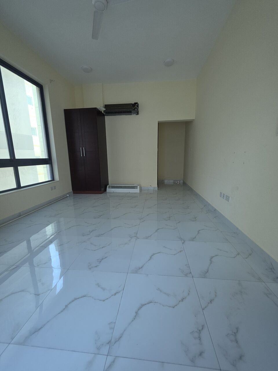 Manama, Apartments, Flats, Houses & Villas, BHD 275/month,  3 BR,  @2BATHROOM Hall Kitchen Without Electricity Balcony Car Parking