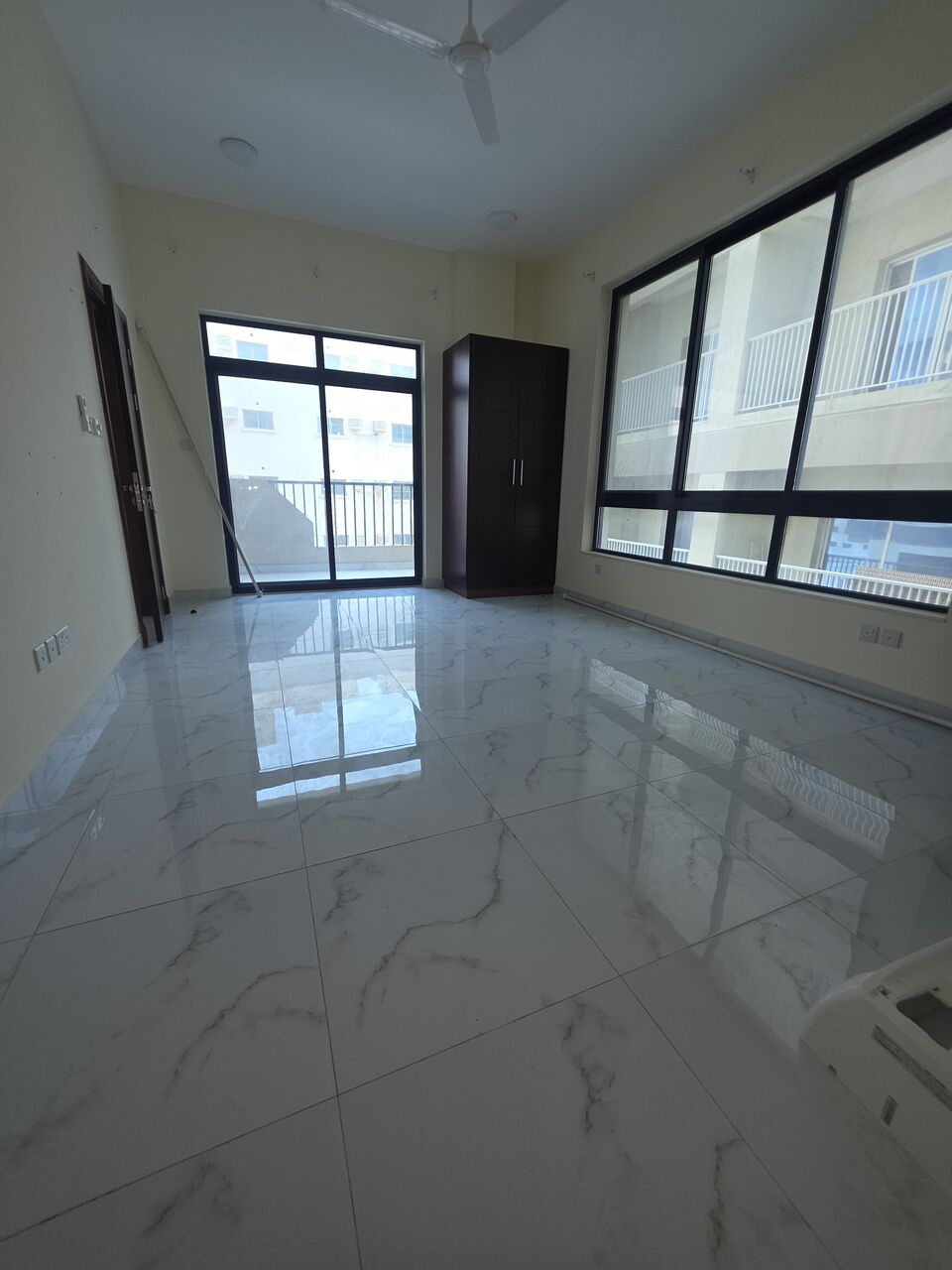 Manama, Apartments, Flats, Houses & Villas, BHD 275/month,  3 BR,  @2BATHROOM Hall Kitchen Without Electricity Balcony Car Parking