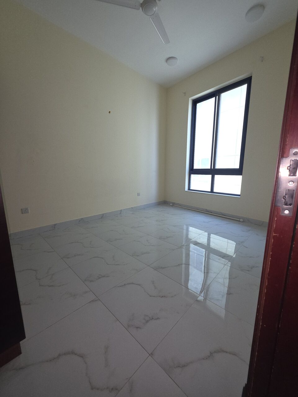 Manama, Apartments, Flats, Houses & Villas, BHD 275/month,  3 BR,  @2BATHROOM Hall Kitchen Without Electricity Balcony Car Parking