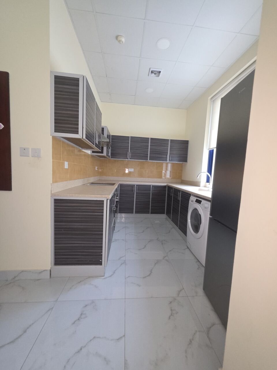 Manama, Apartments, Flats, Houses & Villas, BHD 275/month,  3 BR,  @2BATHROOM Hall Kitchen Without Electricity Balcony Car Parking