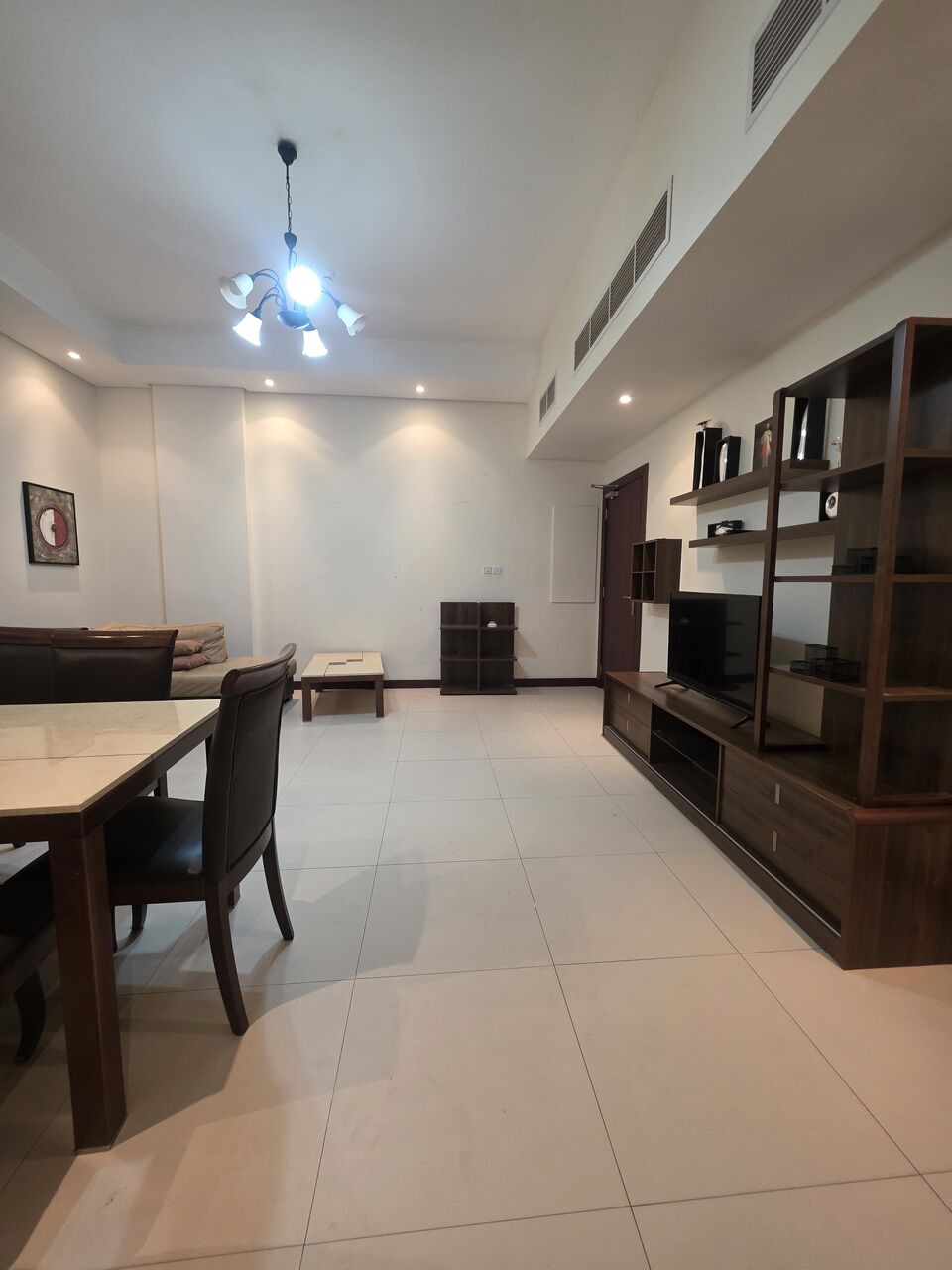 Juffair, Apartments, Flats, Houses & Villas, BHD 350/month,  2 BR,  &2BATHROOM Hall Kitchen With Electricity Fully Furnished Car Parking