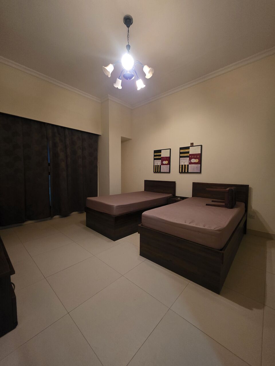 Juffair, Apartments, Flats, Houses & Villas, BHD 350/month,  2 BR,  &2BATHROOM Hall Kitchen With Electricity Fully Furnished Car Parking
