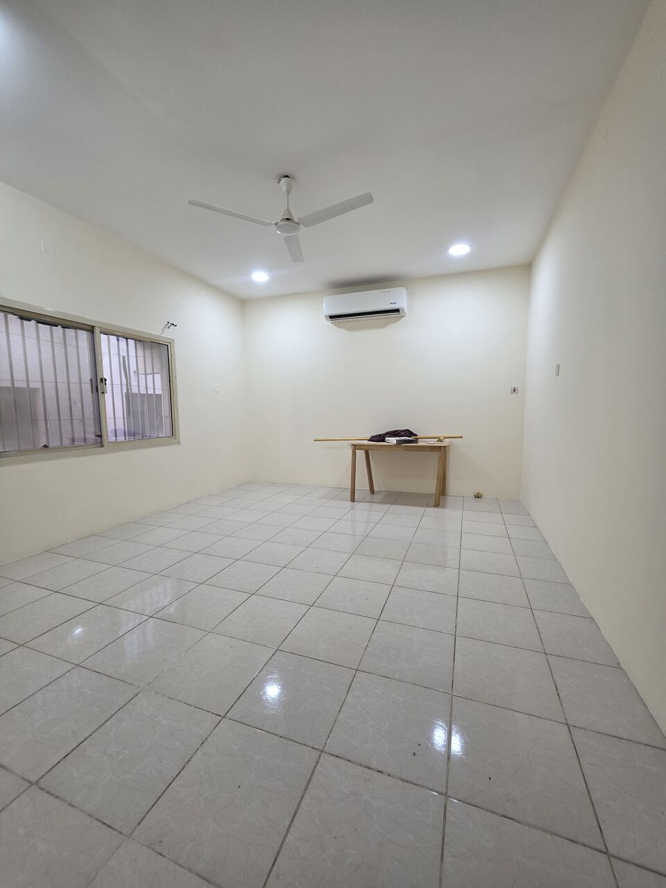 Manama, Apartments, Flats, Houses & Villas, BHD 240/month,  2 BR,  *2BATHROOM Hall Kitchen With Electricity No Limit