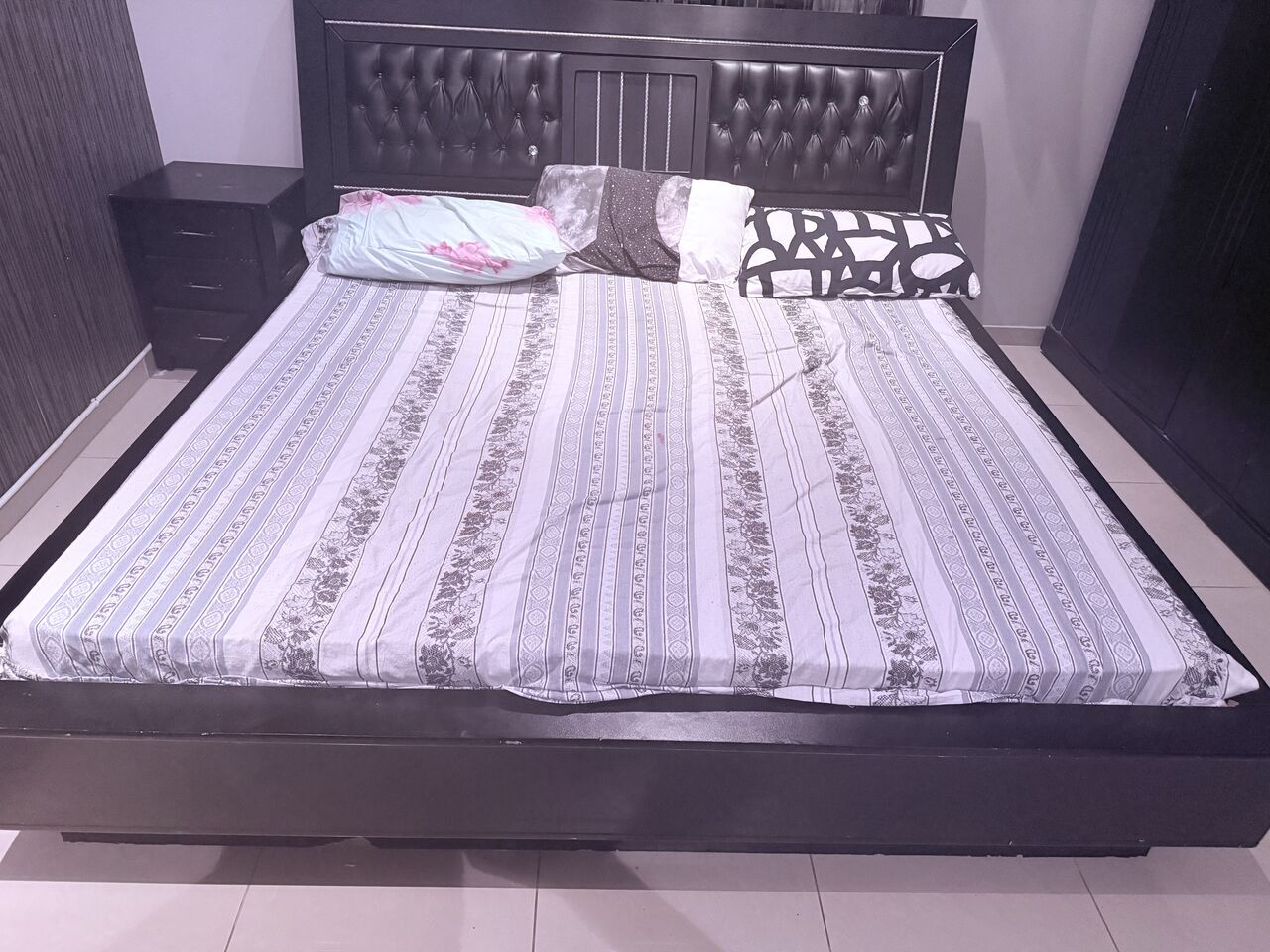 Naseem, Furniture, SAR 1500,  In Jeddah, Beautiful Master Bed Set With Mattress, Cupboard, TV Table And Majlis Side