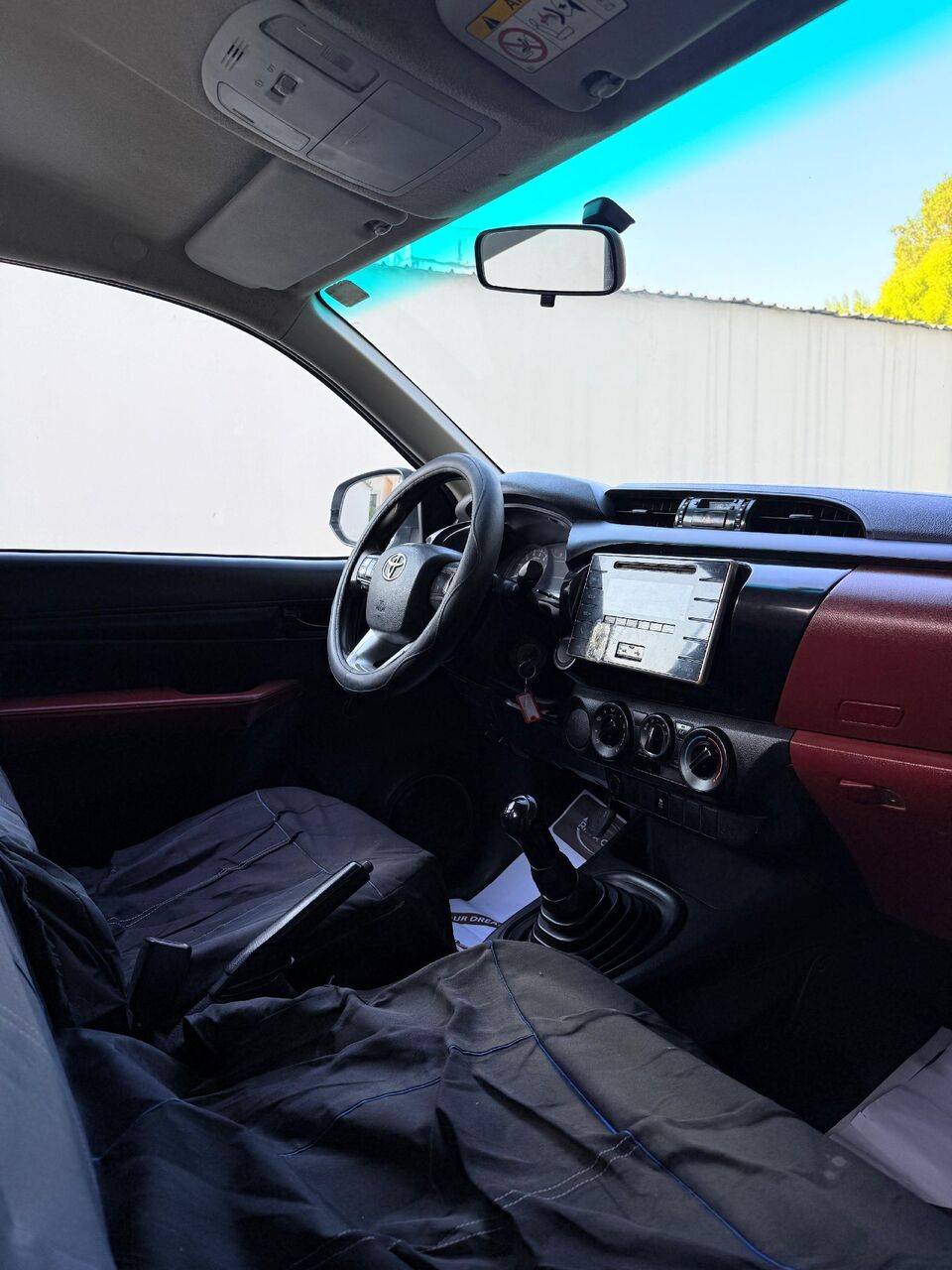 Manama, Vehicles, Cars & Trucks , BHD 4950,  Toyota Hilux,  2017,  Manual,  300000 KM,   SINGLE CABIN