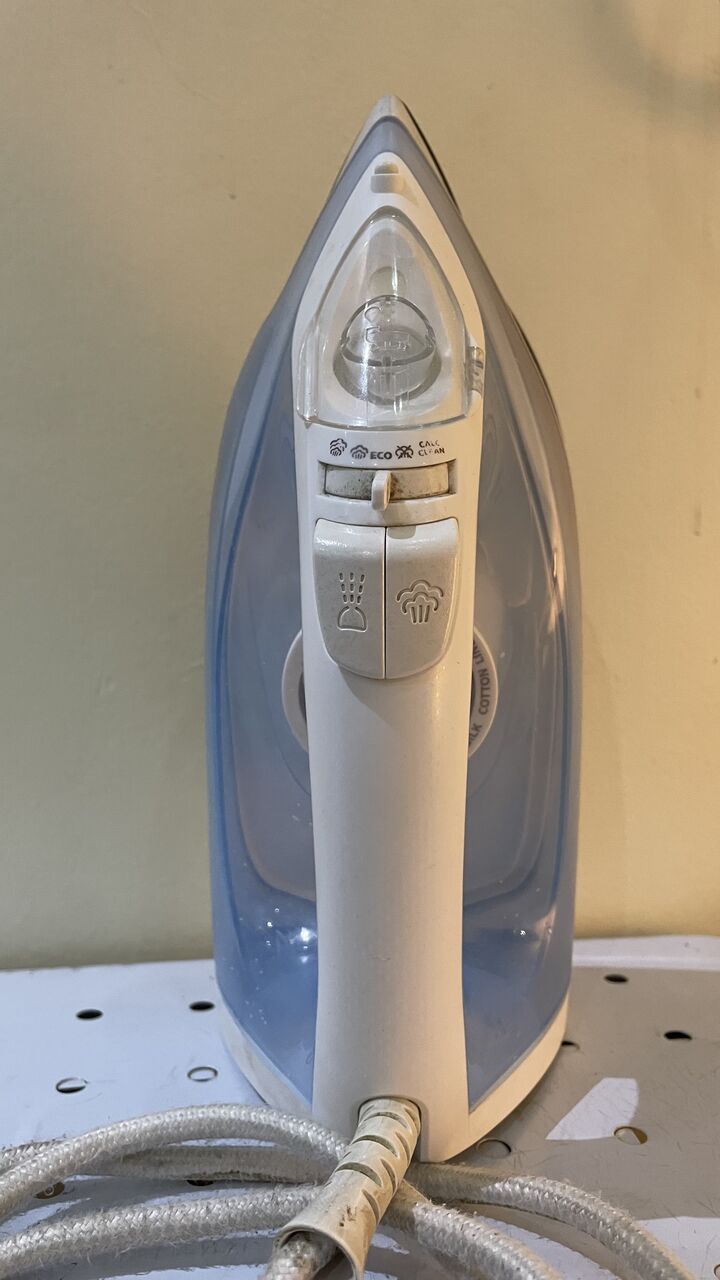 Al Khobar Al Shamalia, Electrical & Plumbing, SAR 16,  PHILIPS STEAM IRON (8 Months) And EXTENSION BOARD (2 Months Old)