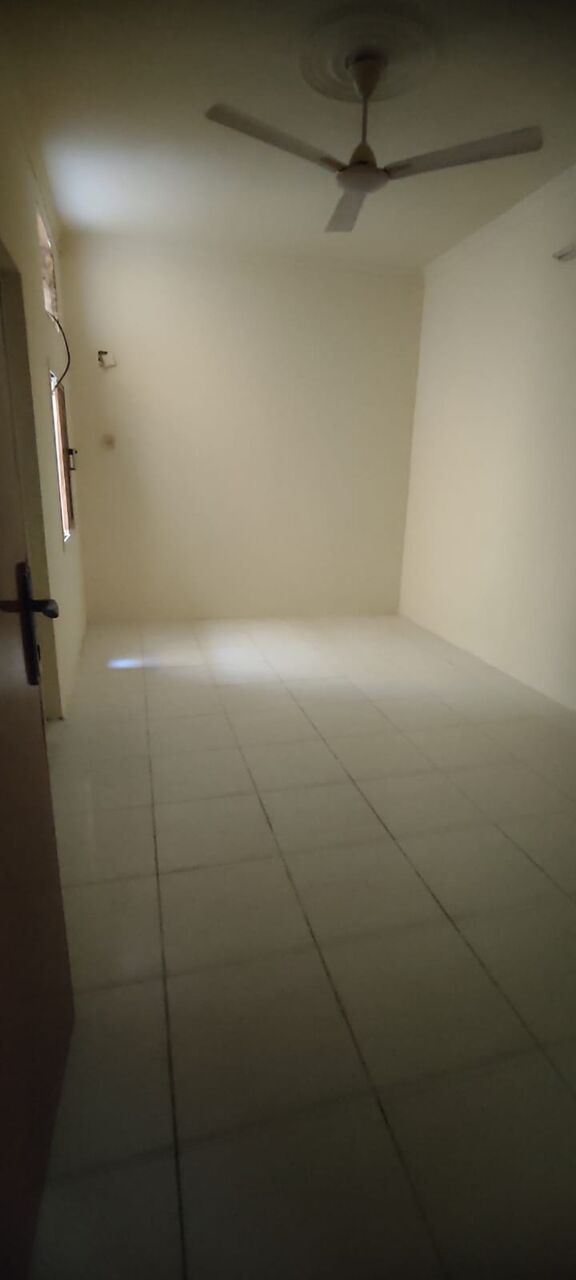 Manama, Apartments, Flats, Houses & Villas, BHD 110/year,  1 BR,  Muharaq:- Groundfloor Studio Flat On Rent With Ewa..