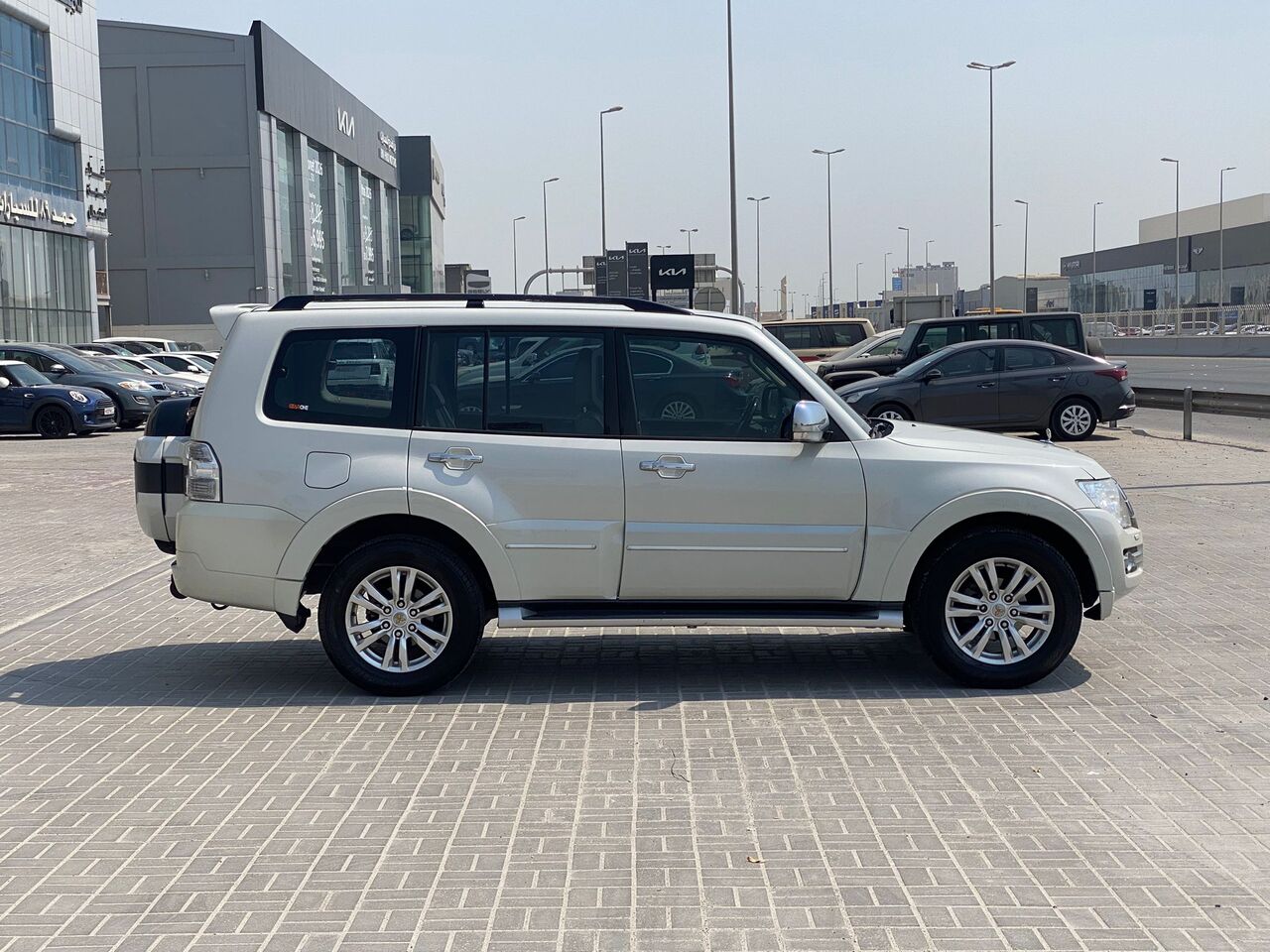 Manama, Vehicles, Cars & Trucks , BHD 6950,  Mitsubishi Pajero,  2020,  Automatic,  122500 KM,    (White)