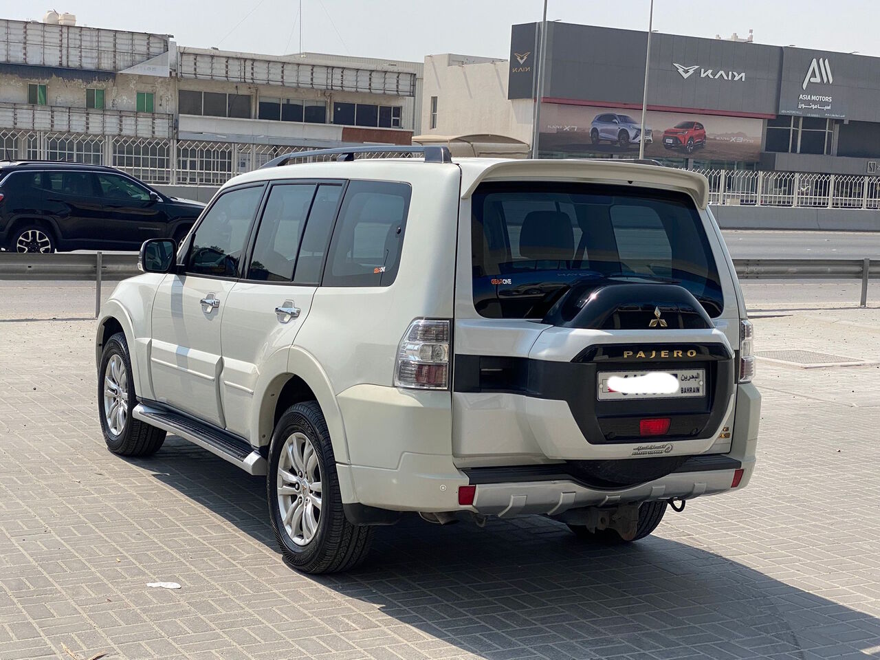 Manama, Vehicles, Cars & Trucks , BHD 6950,  Mitsubishi Pajero,  2020,  Automatic,  122500 KM,    (White)