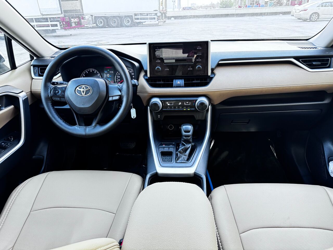 Manama, Vehicles, Cars & Trucks , BHD 6600,  TOYOTA RAV-4,  2021,  Automatic,  180000 KM,  BAHRAIN AGENCY