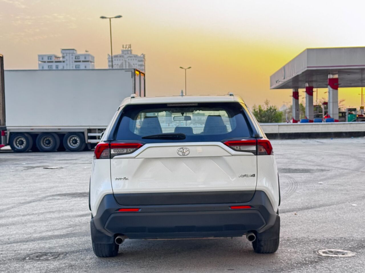Manama, Vehicles, Cars & Trucks , BHD 6600,  TOYOTA RAV-4,  2021,  Automatic,  180000 KM,  BAHRAIN AGENCY