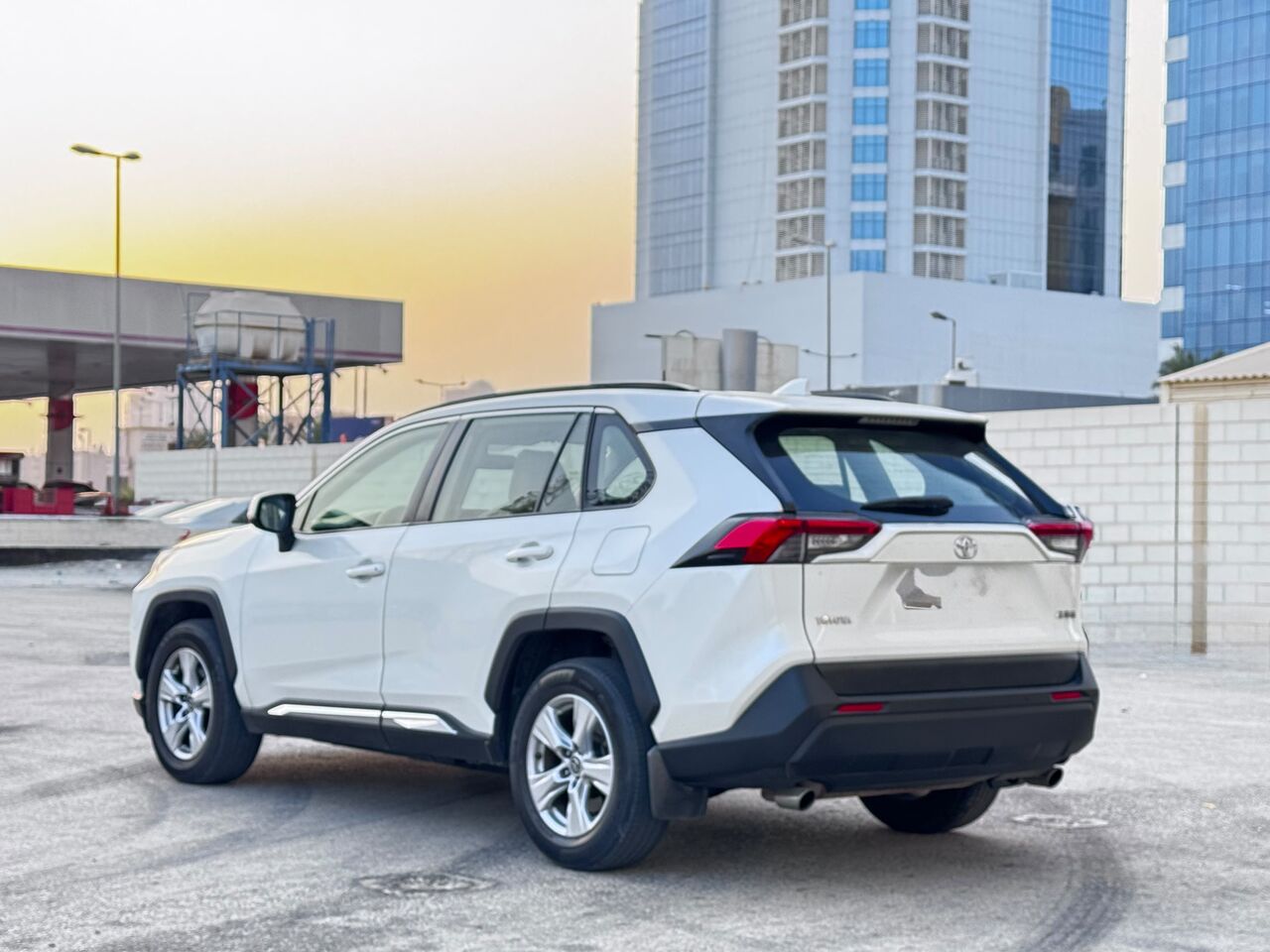 Manama, Vehicles, Cars & Trucks , BHD 6600,  TOYOTA RAV-4,  2021,  Automatic,  180000 KM,  BAHRAIN AGENCY