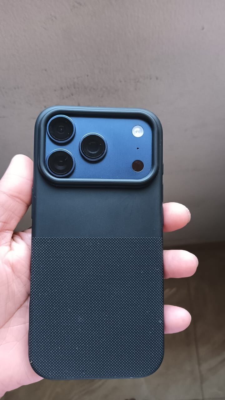 Manama, Mobile Phones, BHD 410,  Iphone 17 Pro 256 GB Under Warranty Battery 100% Battery Cycle 5