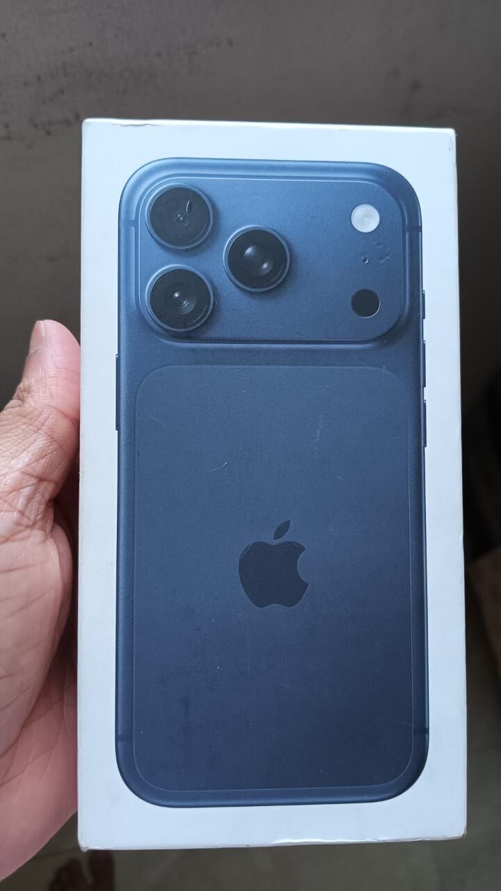 Manama, Mobile Phones, BHD 410,  Iphone 17 Pro 256 GB Under Warranty Battery 100% Battery Cycle 5