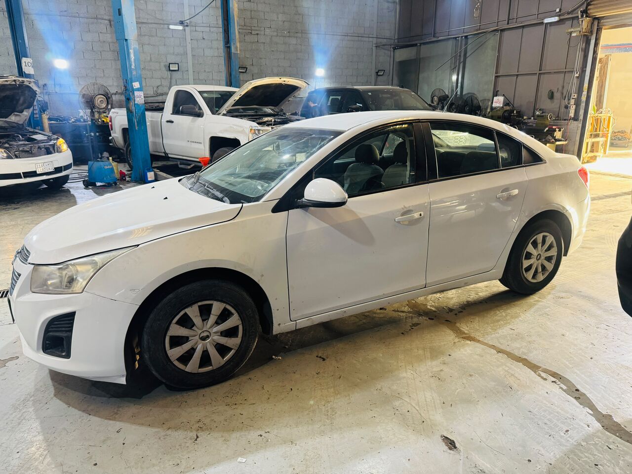 Riyadh, Vehicles, Cars & Trucks , SAR 13000,  Chevrolet Cruze 2013 LS (121,000KM) White,  2013,  Automatic,  121000 KM,  Chevrolet Cruze  LS