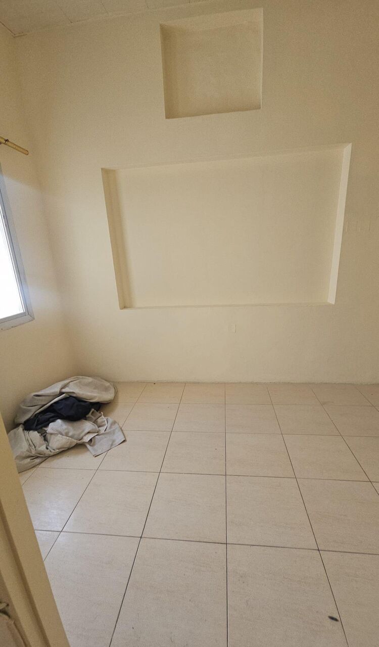 Salmaniya, Apartments, Flats, Houses & Villas, BHD 100/month,  1 BR,  1 Bedroom Unfurnished Flat For Rent Without Ewa