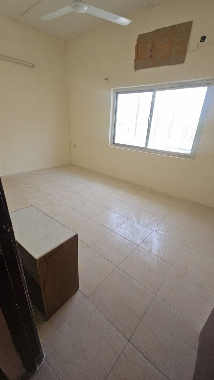 Salmaniya, Apartments, Flats, Houses & Villas, BHD 150/month,  2 BR,  2 Bedroom Unfurnished Flat For Rent Without Ewa
