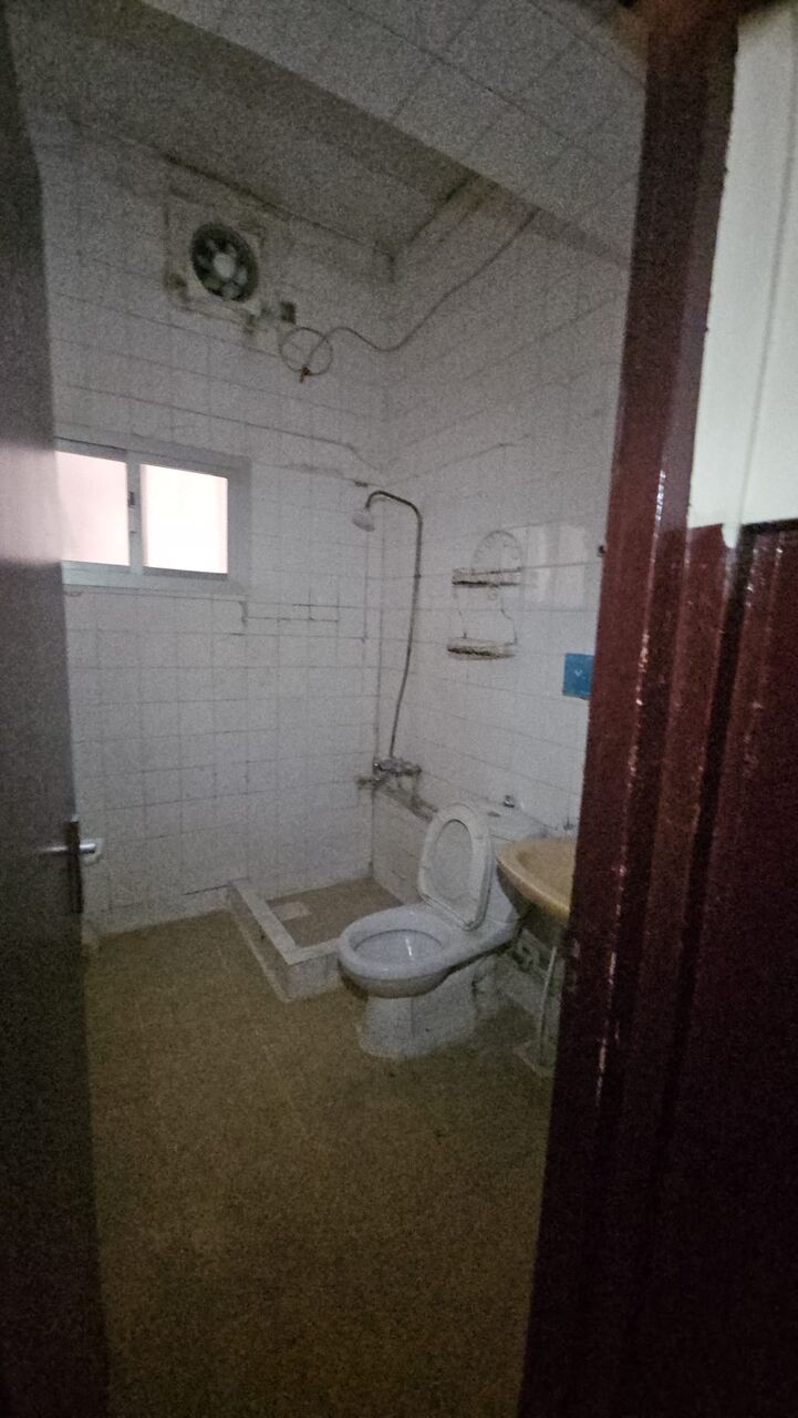 Salmaniya, Apartments, Flats, Houses & Villas, BHD 150/month,  2 BR,  2 Bedroom Unfurnished Flat For Rent Without Ewa