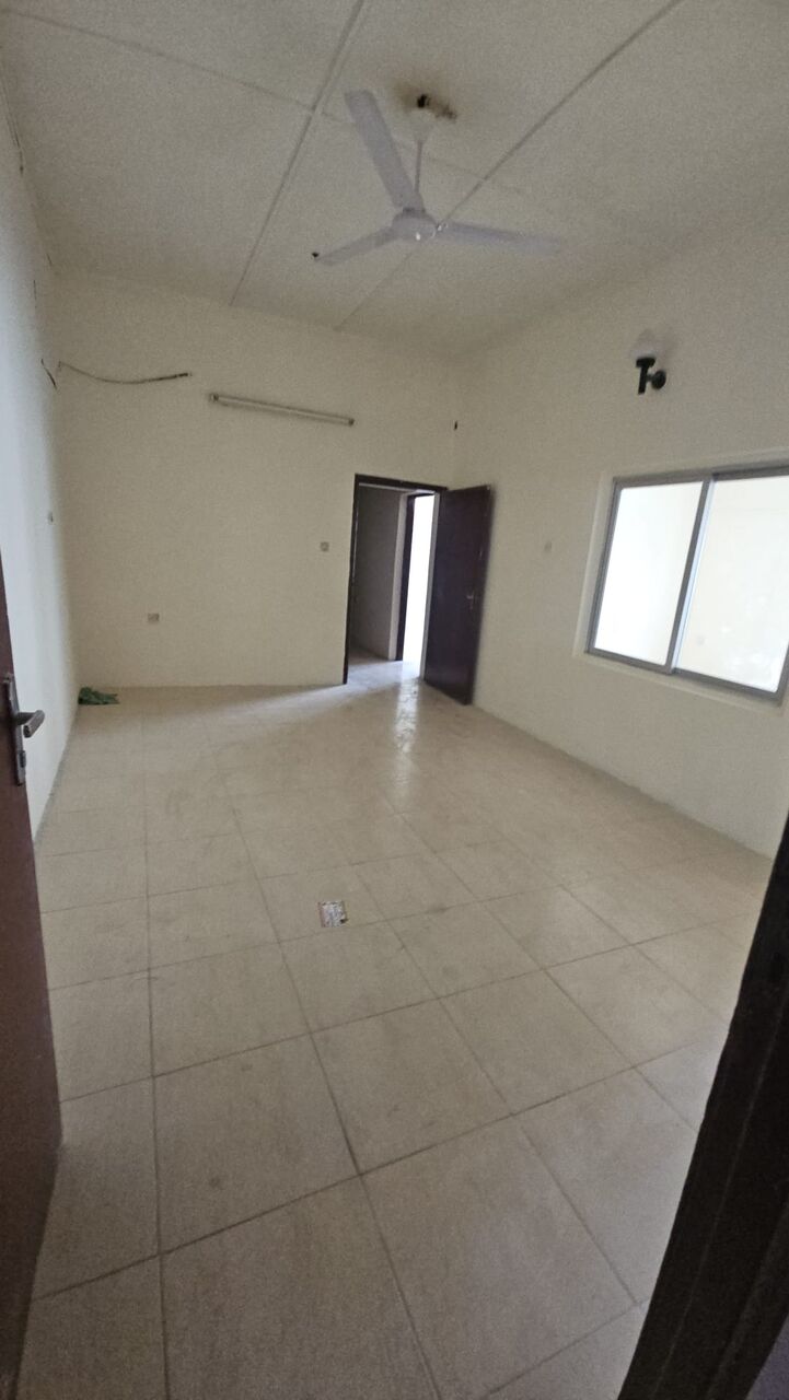 Salmaniya, Apartments, Flats, Houses & Villas, BHD 150/month,  2 BR,  2 Bedroom Unfurnished Flat For Rent Without Ewa