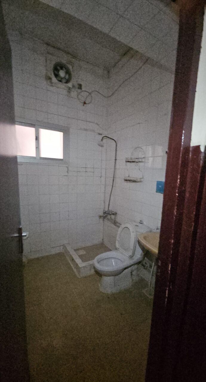 Salmaniya, Apartments, Flats, Houses & Villas, BHD 150/month,  2 BR,  2 Bedroom Unfurnished Flat For Rent Without Ewa