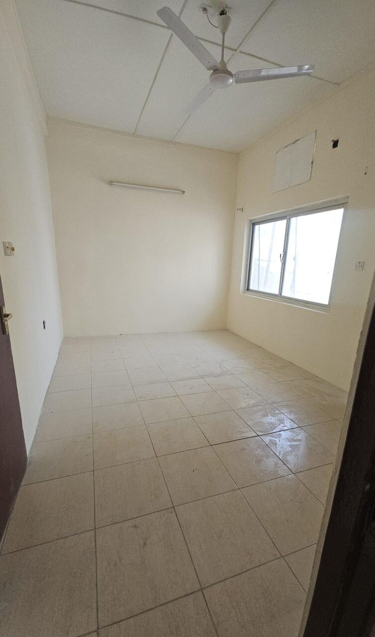 Salmaniya, Apartments, Flats, Houses & Villas, BHD 150/month,  2 BR,  2 Bedroom Unfurnished Flat For Rent Without Ewa