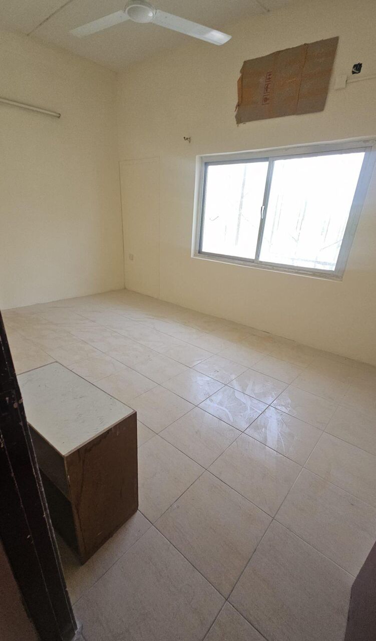 Salmaniya, Apartments, Flats, Houses & Villas, BHD 150/month,  2 BR,  2 Bedroom Unfurnished Flat For Rent Without Ewa