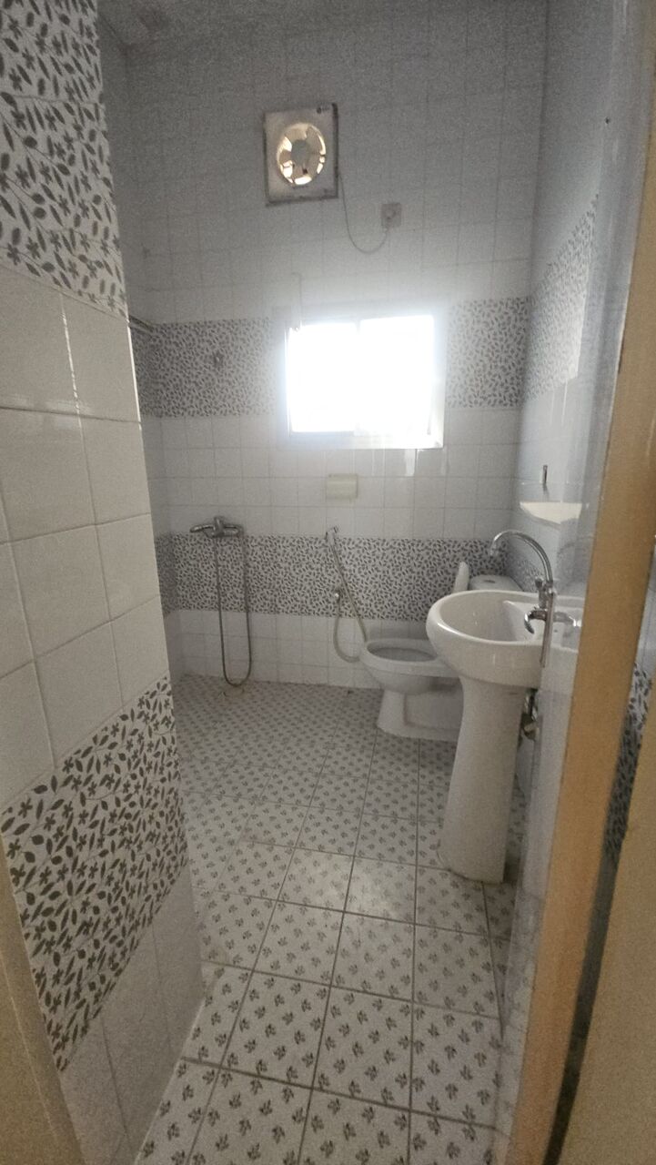 Salmaniya, Apartments, Flats, Houses & Villas, BHD 200/month,  3 BR,  3 Bedroom Unfurnished Flat For Rent Without Ewa