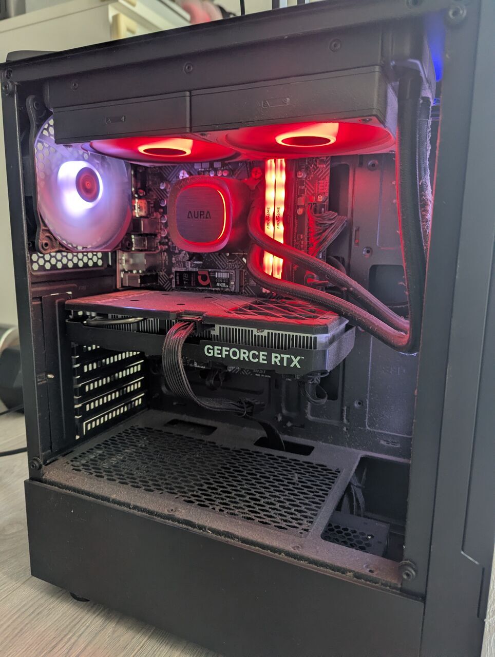 Manama, Computers, BHD 250,  Gaming PC + 27-inch 180Hz Monitor - I5-14400F, RTX 4060, 32GB