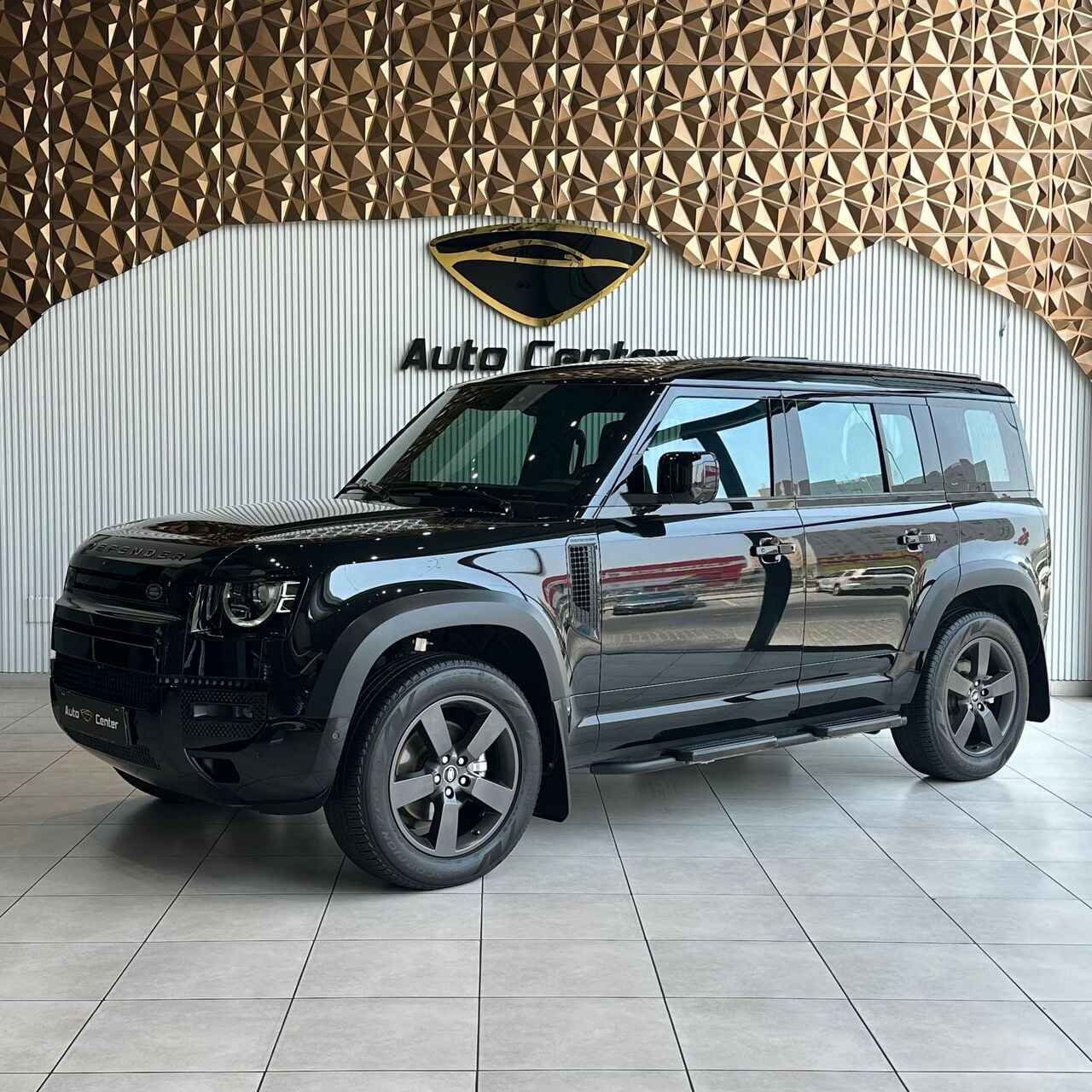 Riffa, Vehicles, Cars & Trucks , BHD 33500,  LAND ROVER DEFENDER P300 X-DYNAMIC SE V4 2025 BLACK,  2025,  Automatic,  22000 KM,