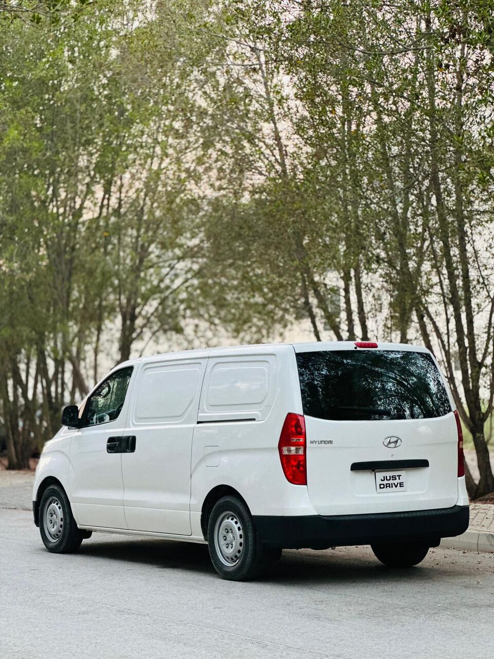Segaya, Vehicles, Cars & Trucks , BHD 4650,  Hyundai H1,  2019,  Automatic,  220000 KM,    MODEL CARGO VAN CALL OR WHATSAPP ON 35400768 ,33665080