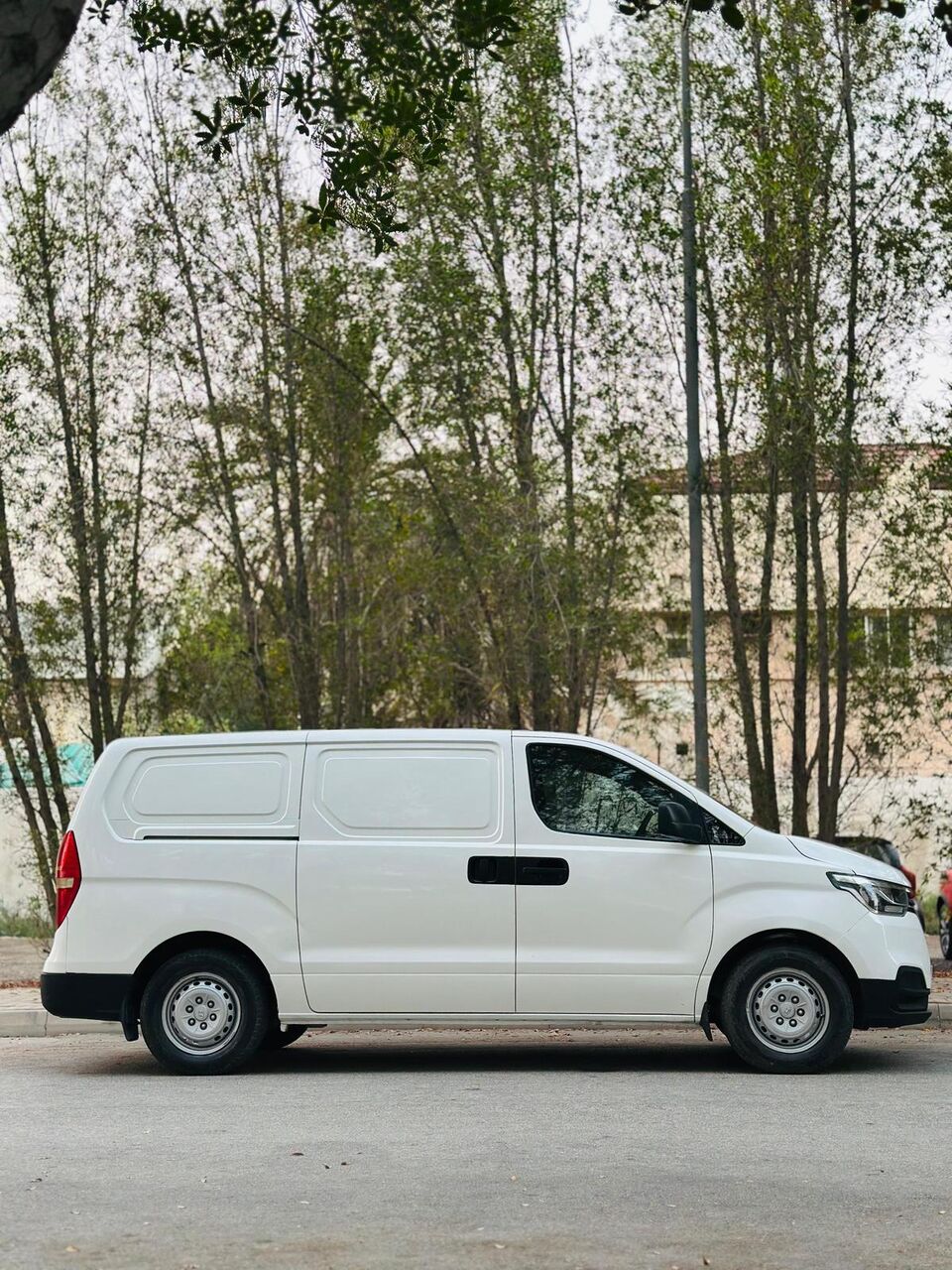 Segaya, Vehicles, Cars & Trucks , BHD 4650,  Hyundai H1,  2019,  Automatic,  220000 KM,    MODEL CARGO VAN CALL OR WHATSAPP ON 35400768 ,33665080