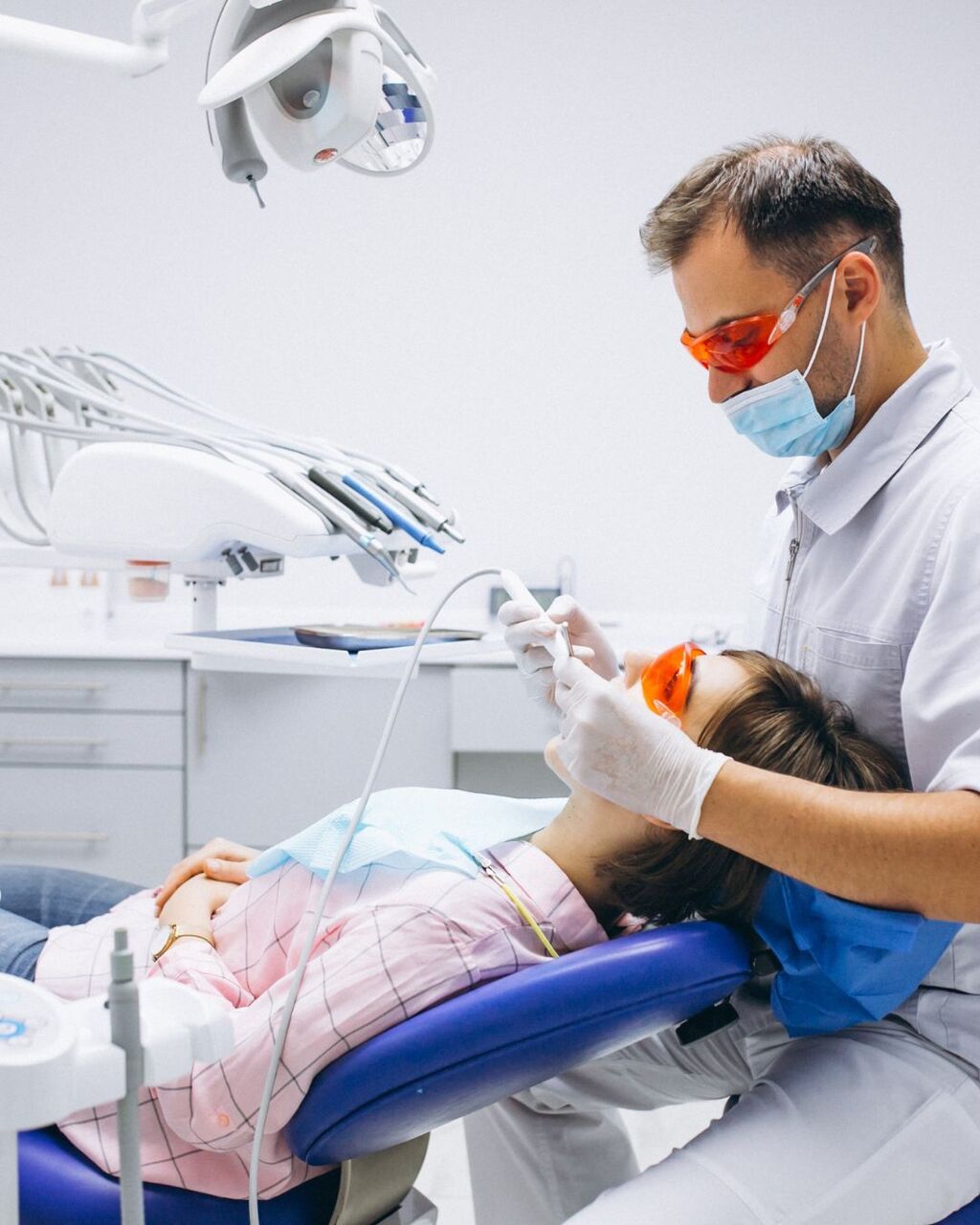 London, Health, Chipped Tooth In West Hampstead