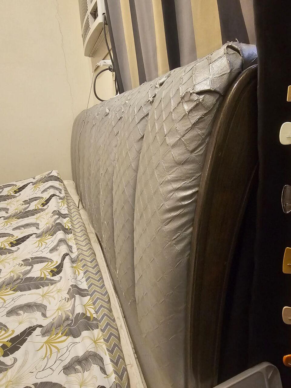 Dammam, Furniture, SAR 1,  Solid Wood Super King Size Bed - Needs Repair